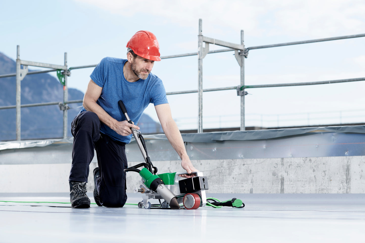 UNIROOF 700